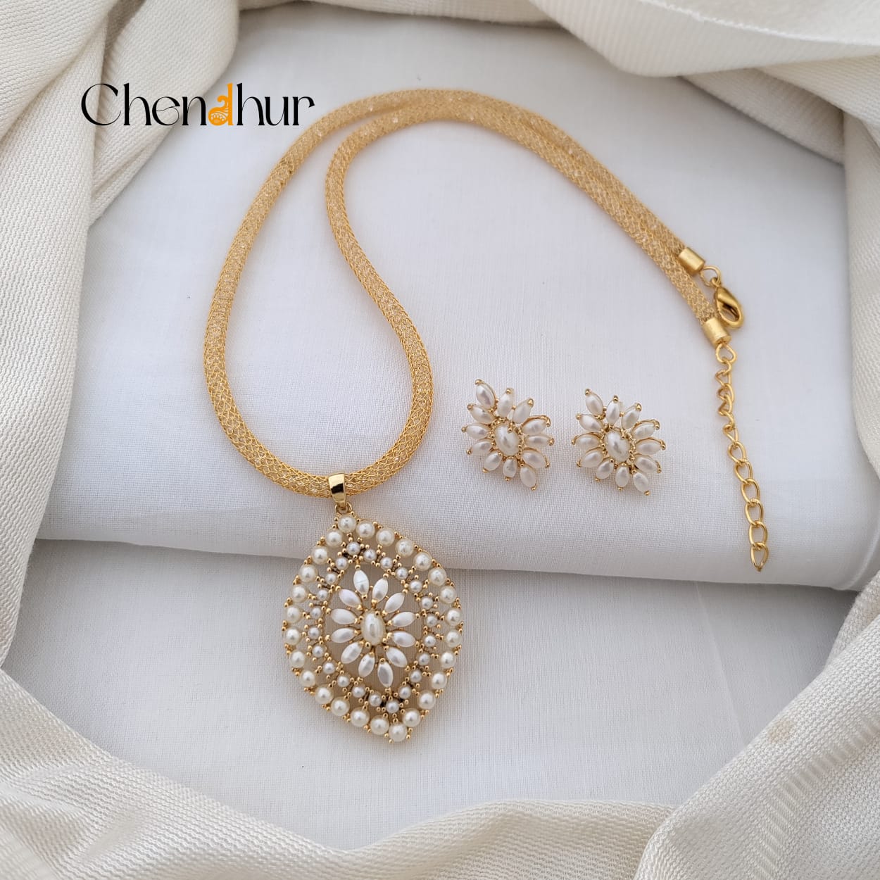 image-pendent-set